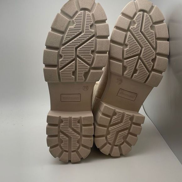 CUSHIONAIRE Women's slip on chelsea boot +Memory Foam SIZE 7 Wide - Picture 5 of 9